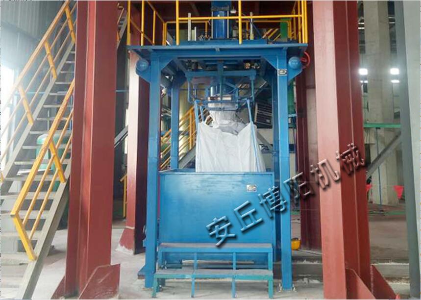 水泥噸袋包裝機(jī)在博覽會(huì)上大放光彩！