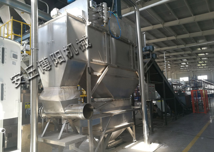 分析一下芝麻顆粒自動(dòng)拆包機(jī)受客戶(hù)歡迎的因素