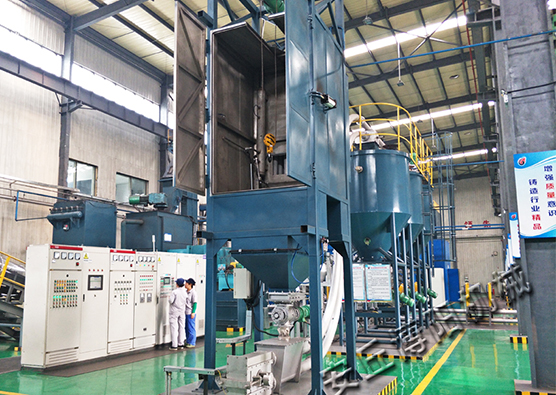 如何保證肥料噸袋拆包機均勻下料？