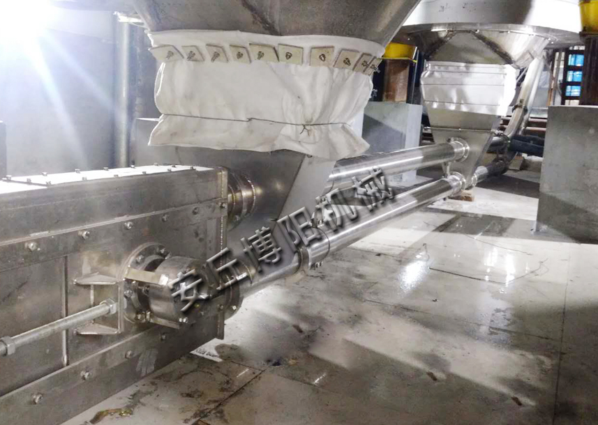 粉料管鏈輸送機采用什么材質(zhì)呢？