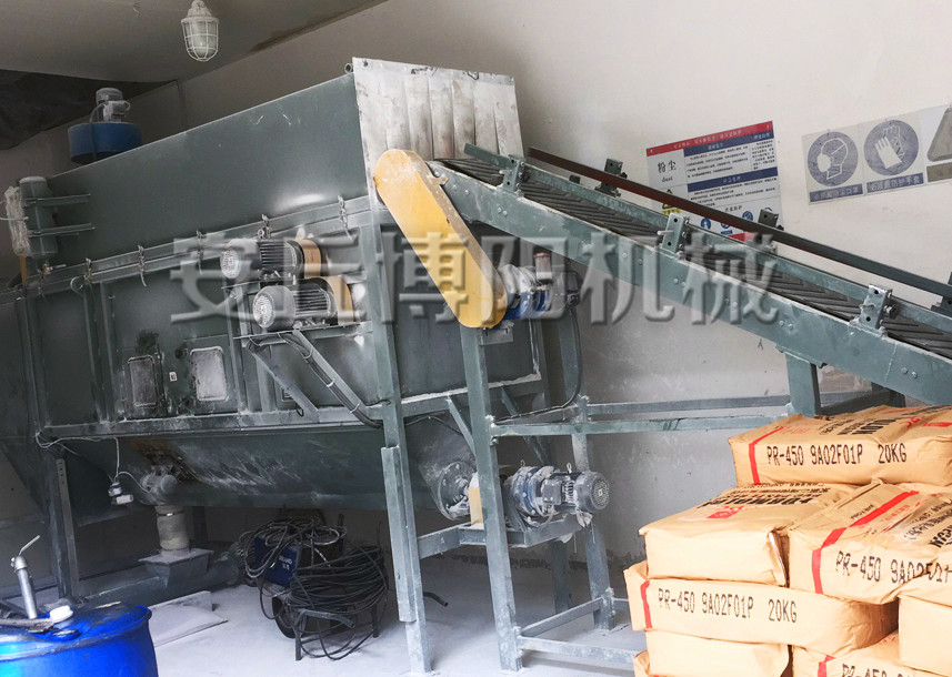 粉體自動(dòng)拆包機(jī)應(yīng)該如何維護(hù)保養(yǎng)呢？