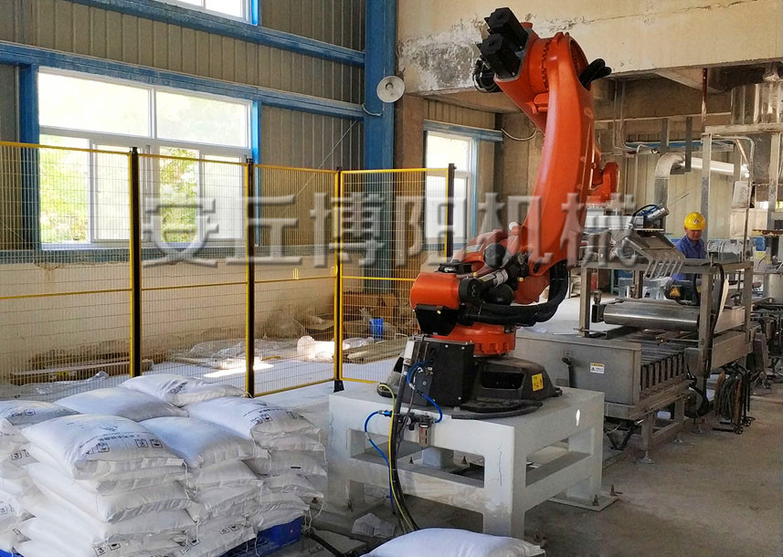 袋裝飼料自動碼垛機的優(yōu)點是什么？