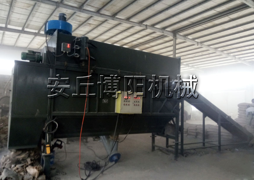安丘博陽機(jī)械的水泥自動(dòng)拆袋機(jī)為什么這么厲害？