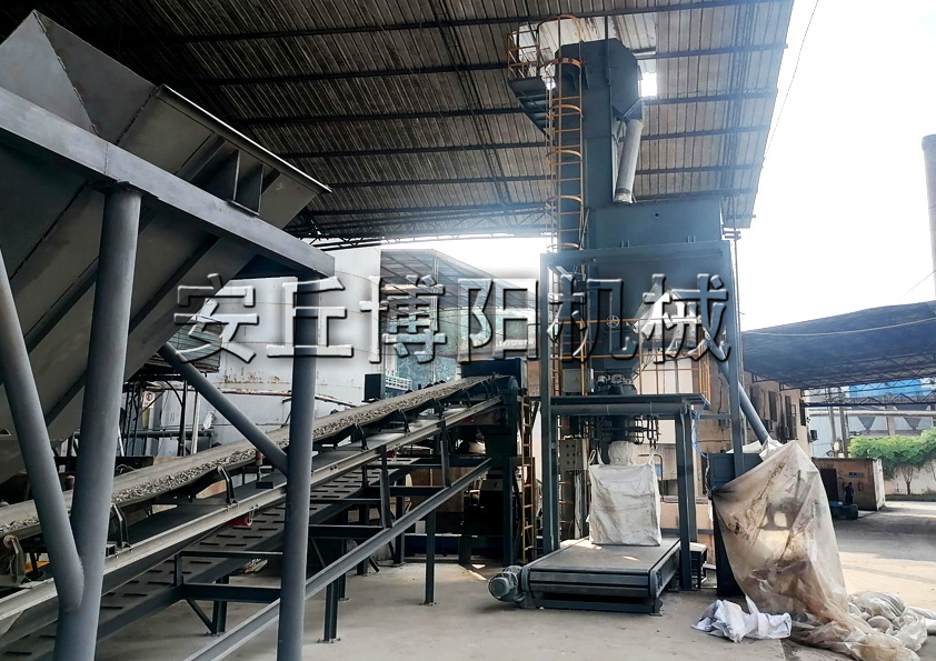 粉煤灰噸袋包裝機備受各行業(yè)歡迎的原因是什么？