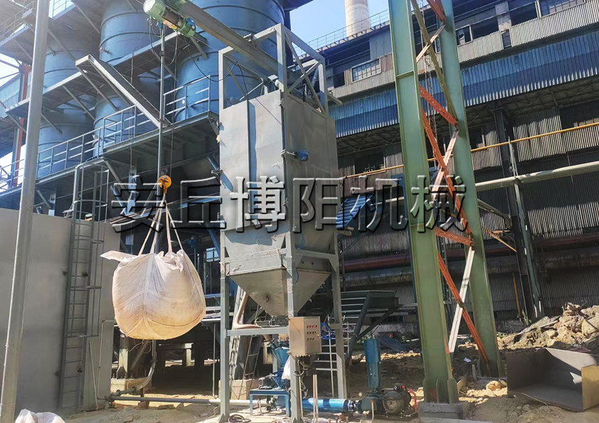 硫酸銨噸袋拆包機(jī)為啥被廣泛應(yīng)用于袋裝粉粒物料？