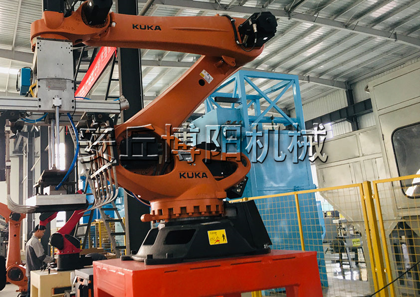 為什么越來越多的行業(yè)使用袋裝肥料機器人碼垛機？