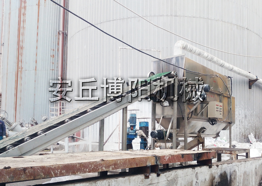 片堿自動拆包機(jī)應(yīng)該如何做好養(yǎng)護(hù)工作？