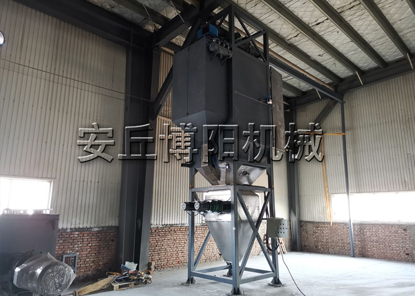 污泥顆粒噸袋拆包機(jī)的產(chǎn)品特點(diǎn)是什么？