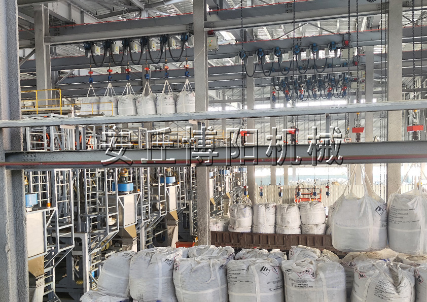 顆粒全自動(dòng)噸袋拆包機(jī)為什么備受粉料企業(yè)的喜愛？