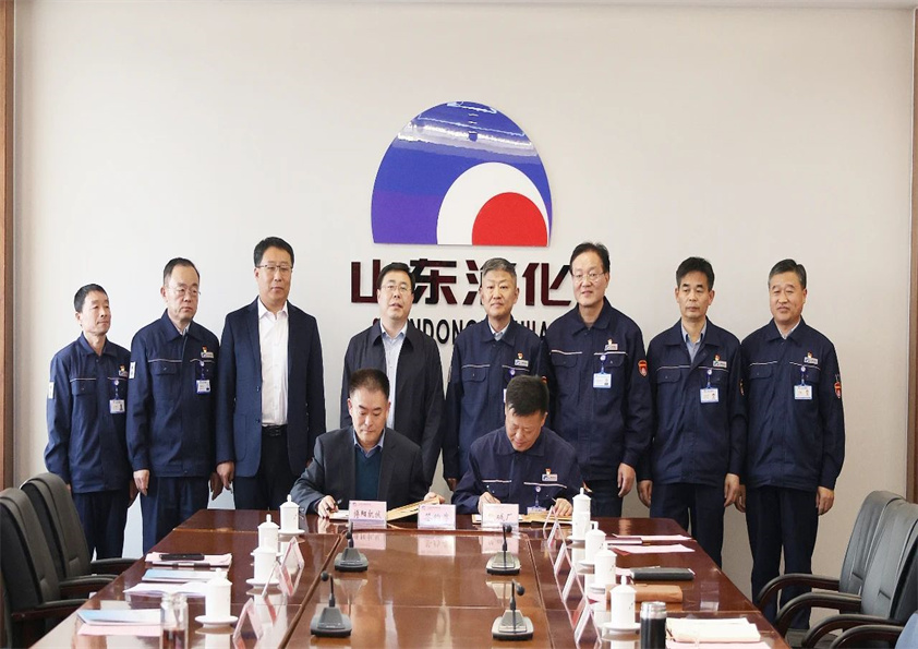 安丘市委書(shū)記賈勤清一行到山東?；╆?yáng)機(jī)械數(shù)轉(zhuǎn)智改研發(fā)中心實(shí)地考察