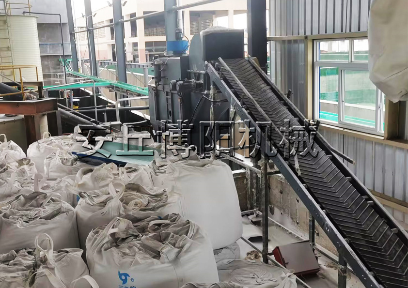 白土自動拆包機的工作原理和特點是什么？