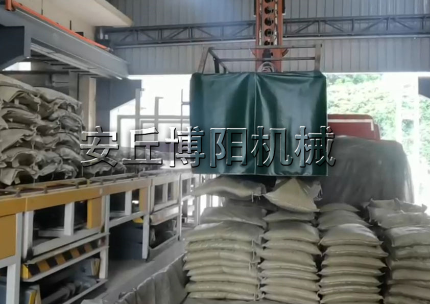 塑料顆粒全自動裝車機(jī)的特點(diǎn)及其優(yōu)勢是什么？