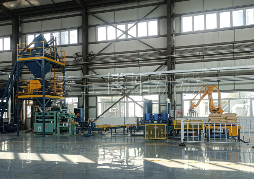 三聚氰胺全自動包裝設(shè)備配套自動碼垛機械手的工作流程