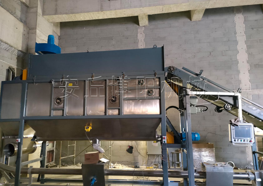 粉煤灰自動(dòng)拆袋機(jī)產(chǎn)品優(yōu)勢 無塵自動(dòng)拆包機(jī)密閉式卸料