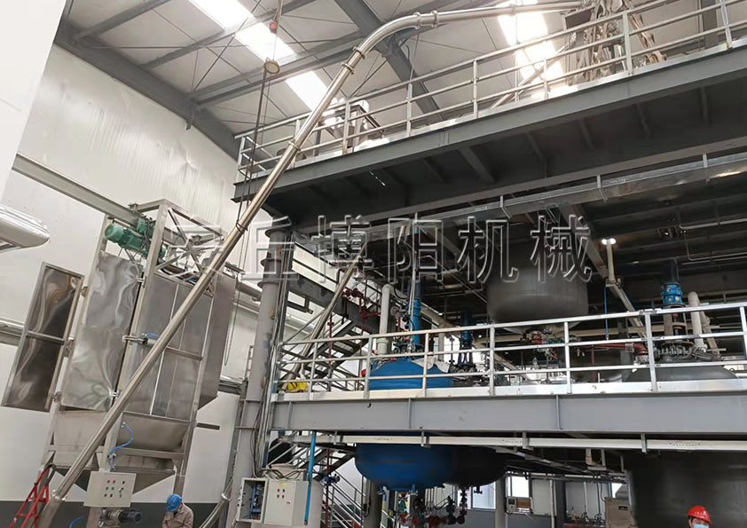 純堿管鏈?zhǔn)捷斔蜋C(jī)的工作原理和特點(diǎn)是什么呢？