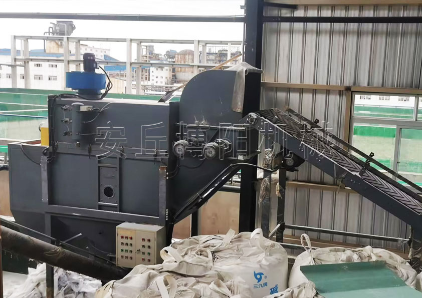 片堿自動拆包機有哪些優(yōu)勢特點呢？