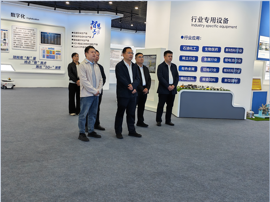 濰坊市委統(tǒng)戰(zhàn)部副部長李全吉一行到博陽機械參觀調(diào)研